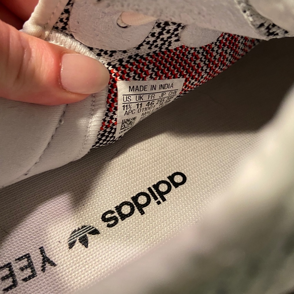 Men yeezys size 11.5